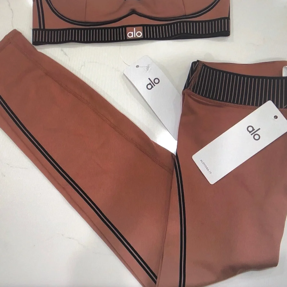 ALO Yoga Rust Active Set with Black Trim - Bra & Leggings